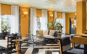 Beach Hotel By Zvieli Hotels